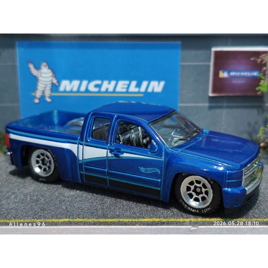 Hot Wheels Chevy Silverado