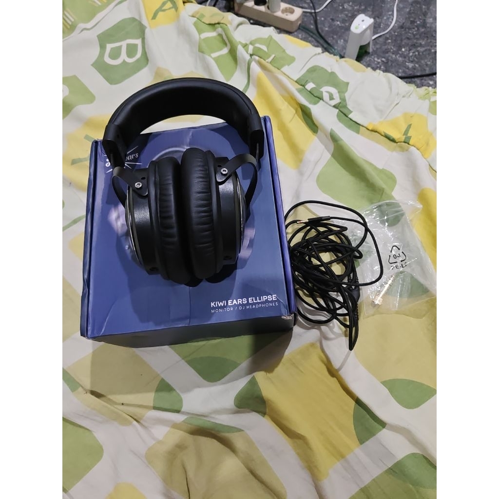 Kiwi Ears Ellipse headphone second