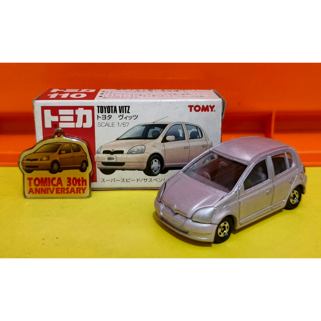 Tomica Tomy Merah 110 Toyota Vitz