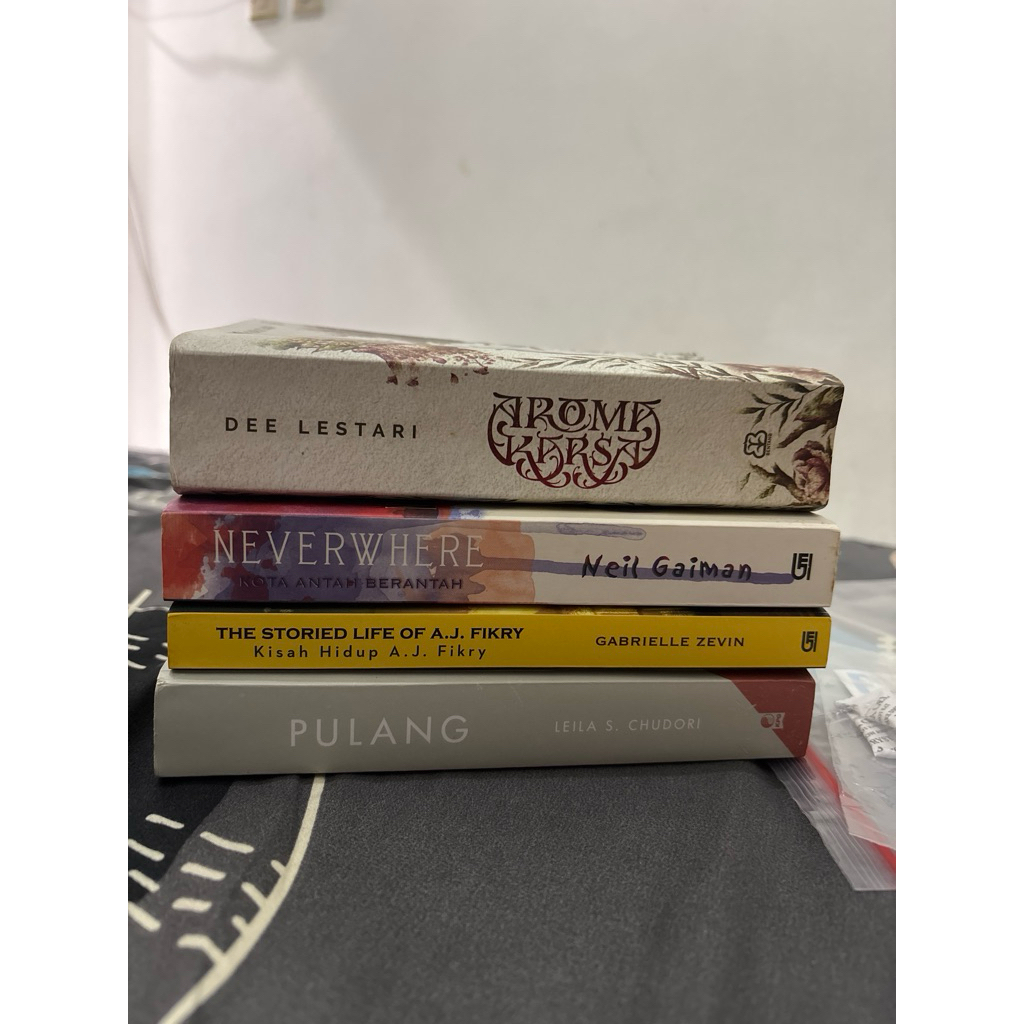 PRELOVED NOVEL Aroma Karsa, Neverwhere, The Storied Life of A. J. Fikry, Pulang.