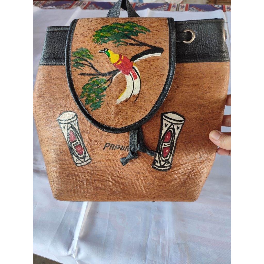 Tas Ransel Wanita Noken Kulit Kayu Motif Cendrawasih Papua