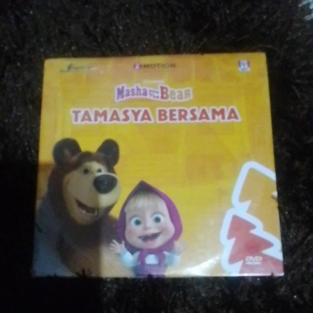 dvd masha and the bear tamasya bersama