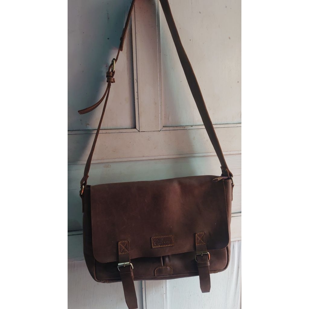 Preloved Genuine Leather Messenger Bag Bagbone