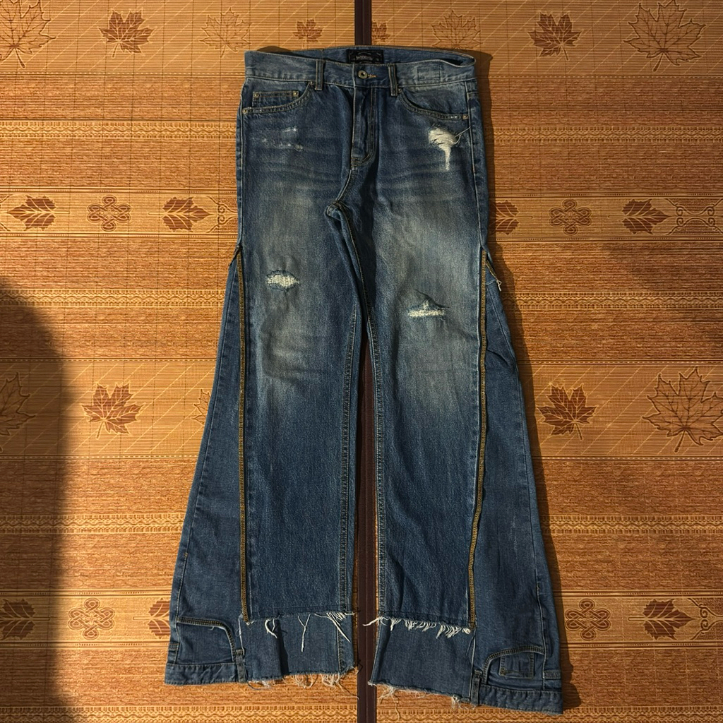 Modified Deconstructed Jeans Midwash