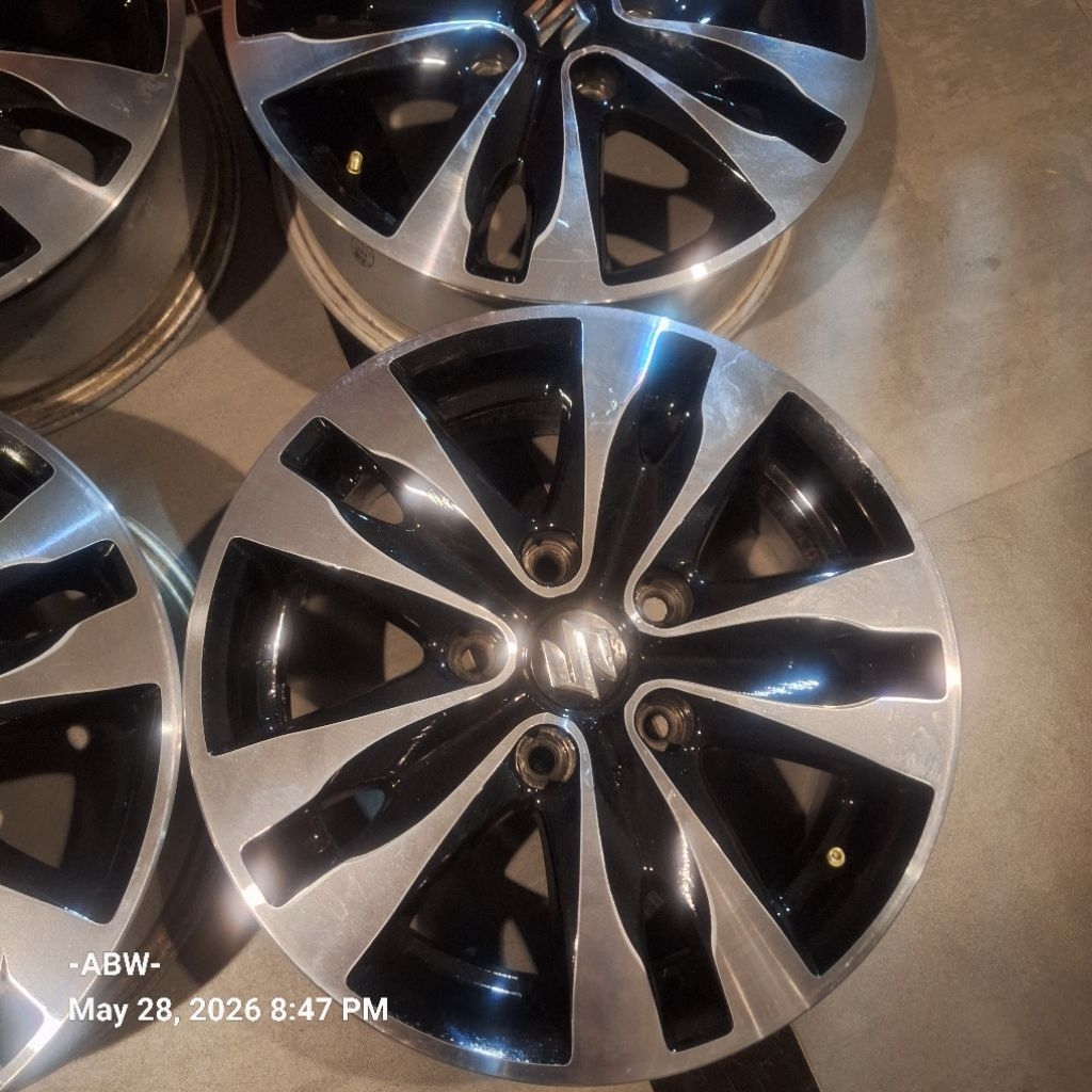 Velg Ertiga R15