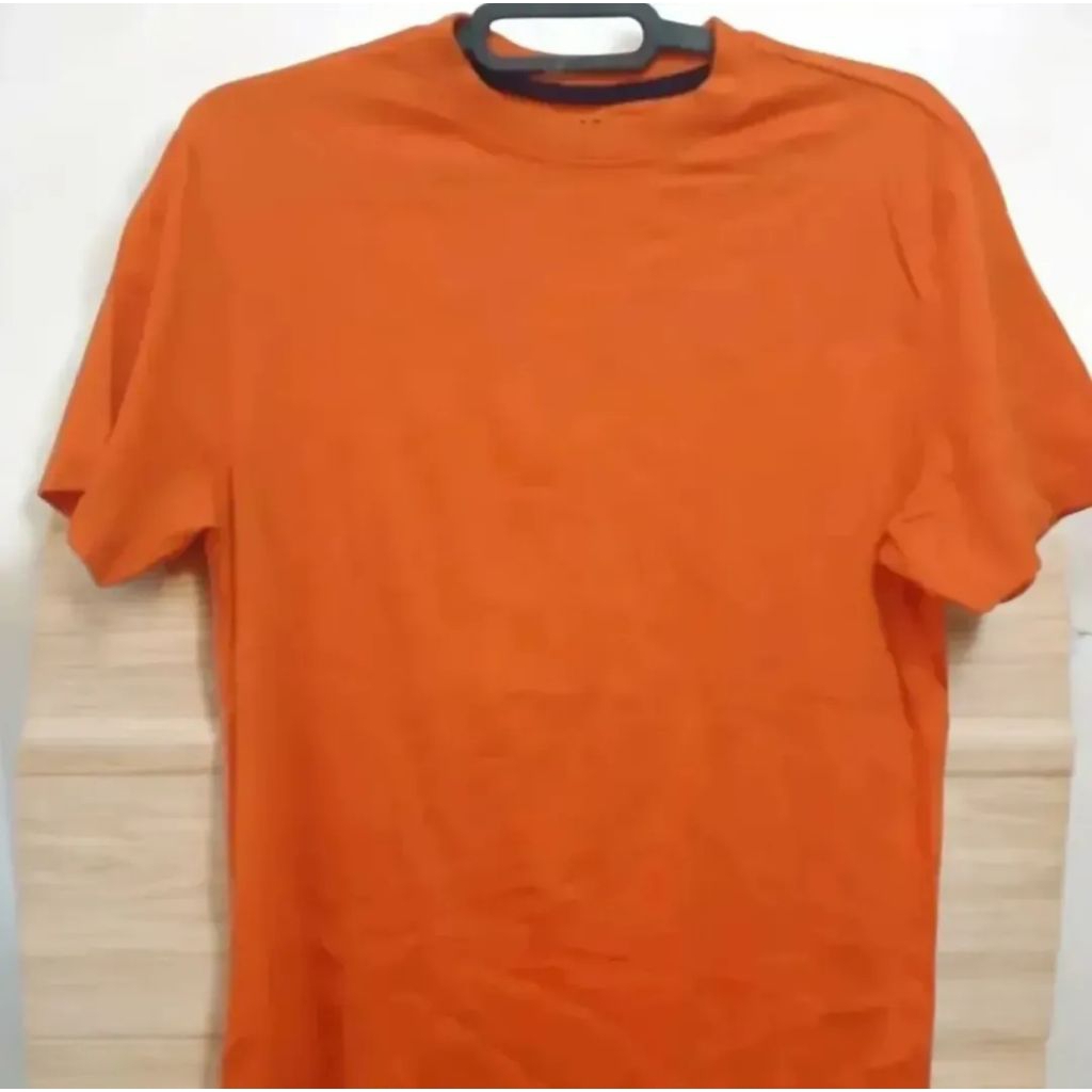 Kaos Polos Pria. Merk Giordano