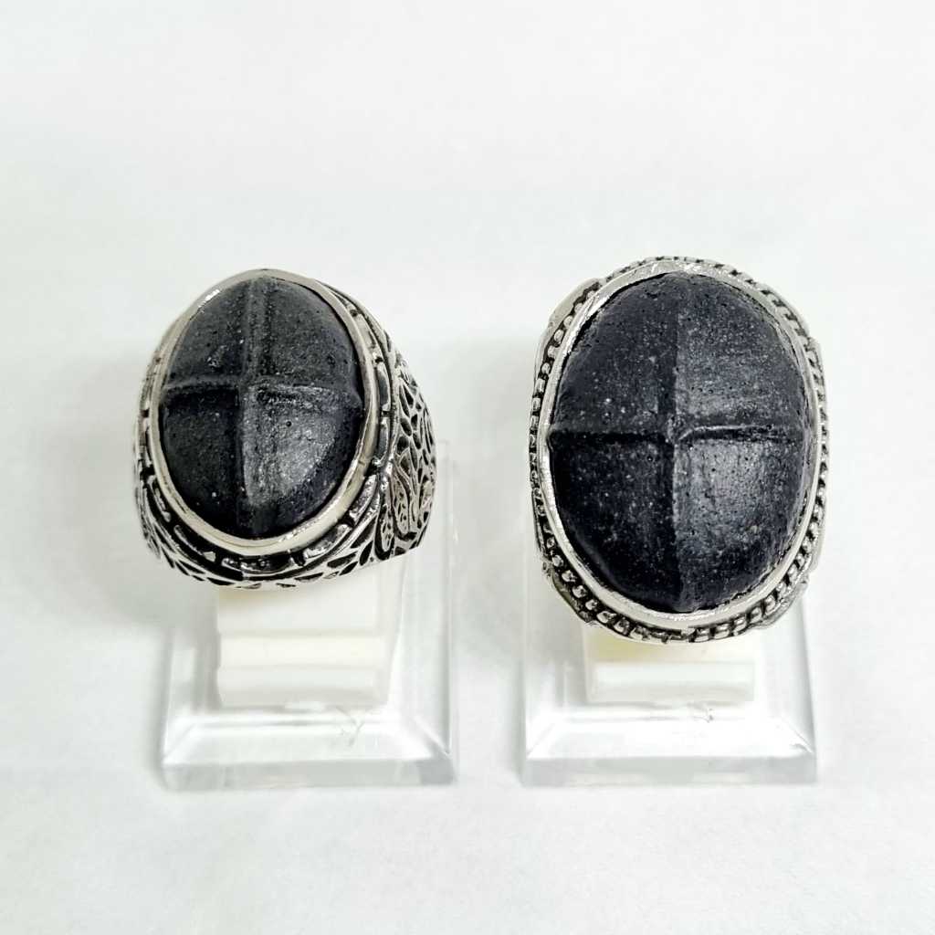 Cincin batu badar besi tapak jalak nempel magnet manmade (tidak asli)
