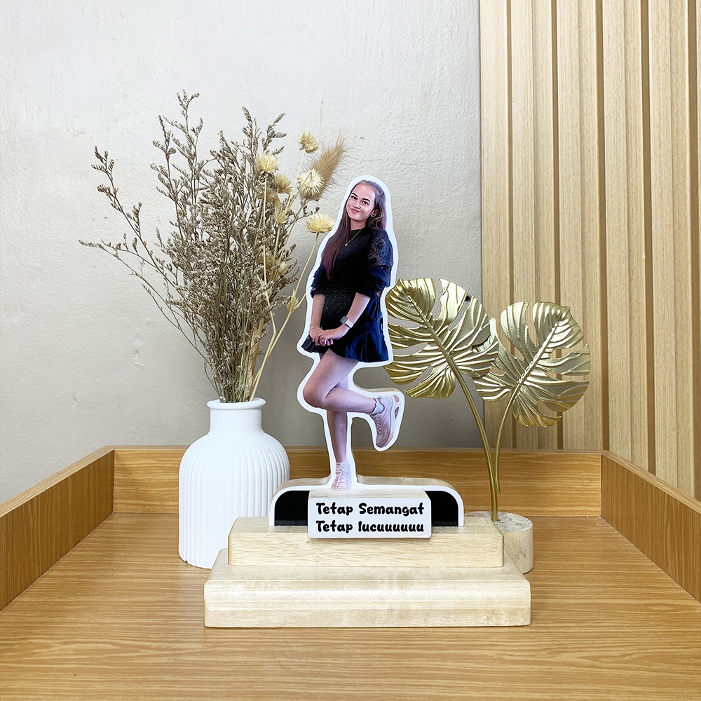 Cakrawala Art - Pajangan Karikatur Kayu Custom Wajah dari Foto Sendiri Dekorasi Rumah dan Kamar Aest
