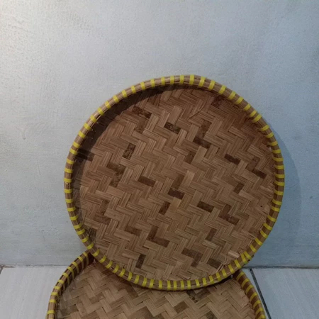 Tampah Tebok Anyaman Bambu Bulat Tali Kuning Ukuran 25cm Tambir Nyiru Penampi Beras Mini Alas Tumpen