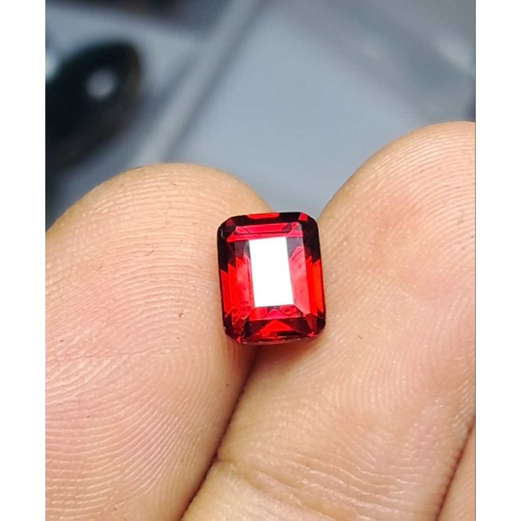 batu red garnet