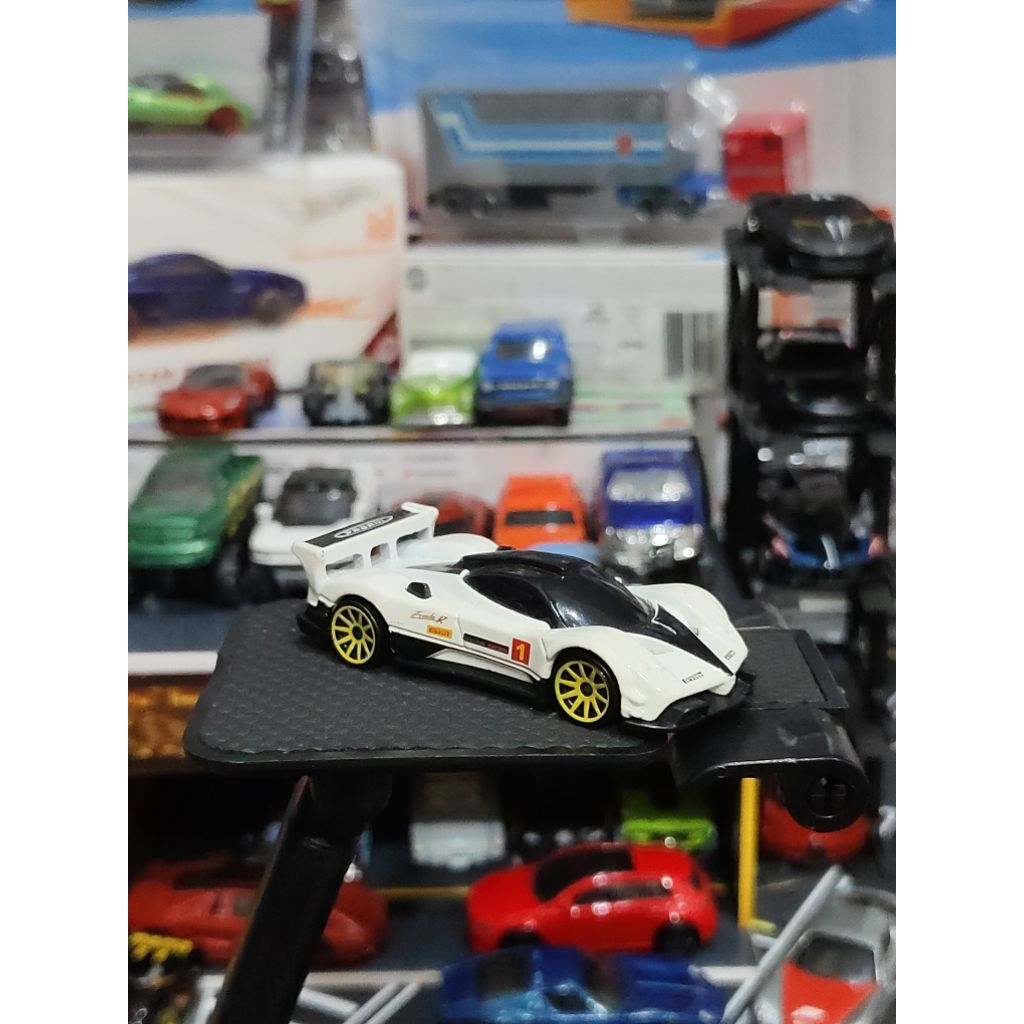 HotWheels Pagani Zonda R Putih Loose