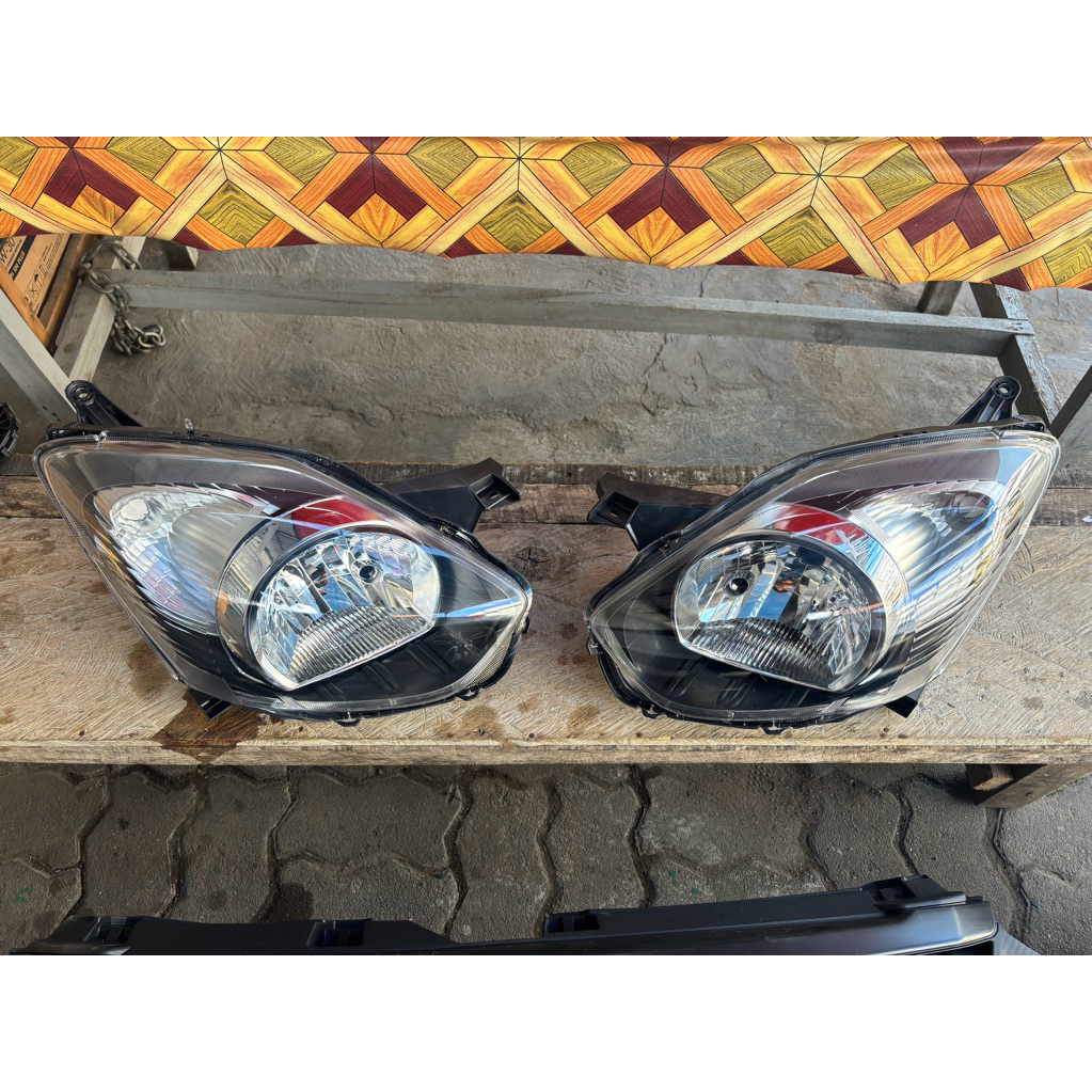 Lampu depan ayla/agya lama 2014 -2016