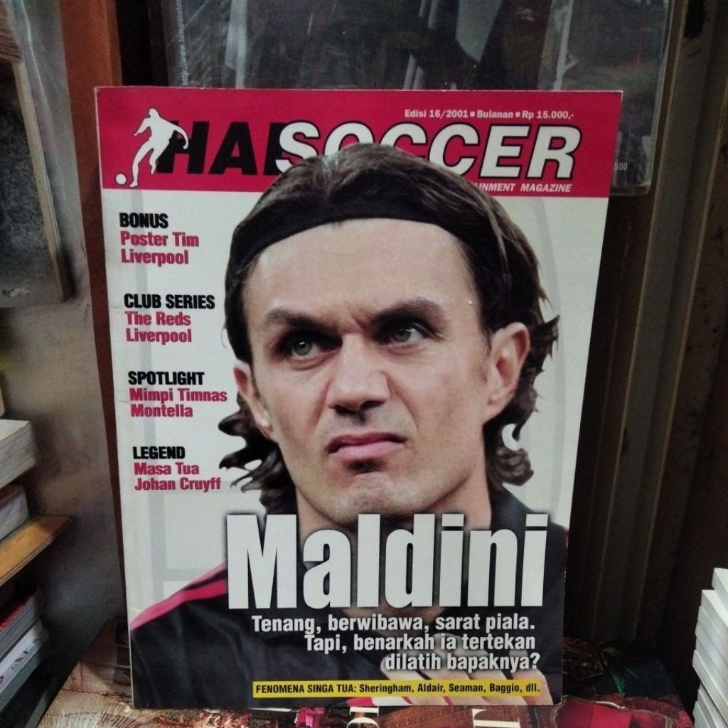 majalah hai soccer edisi 16 tahun 2001 maldini poster tim liverpool