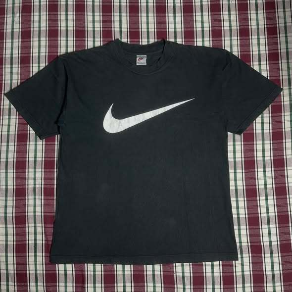 T-Shirt / Baju Kaus Vintage N1KE original Made in Greece size M oversized warna hitam