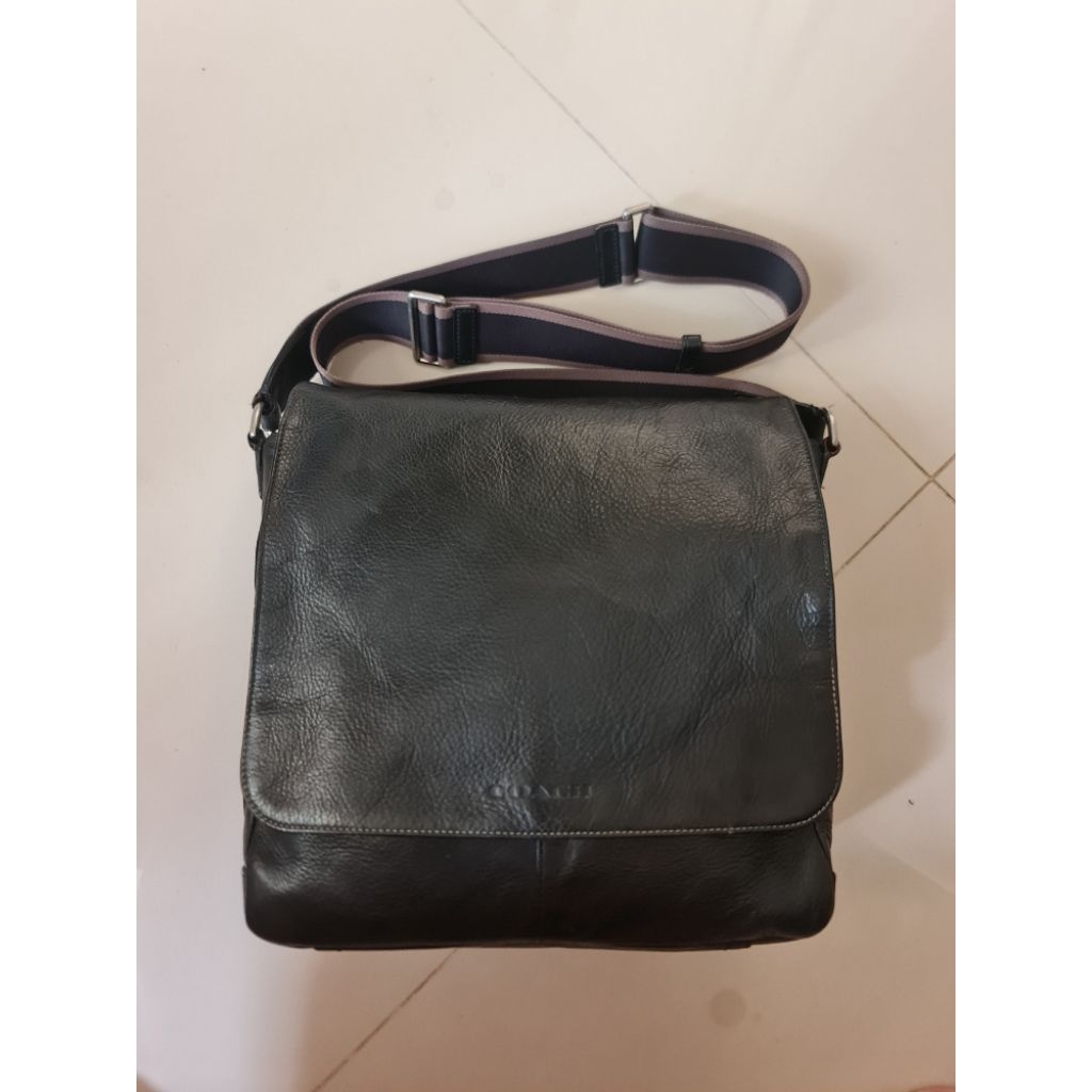 241. Sling Messenger Bag Coach Men Pria Preloved Leather Kulit Asli