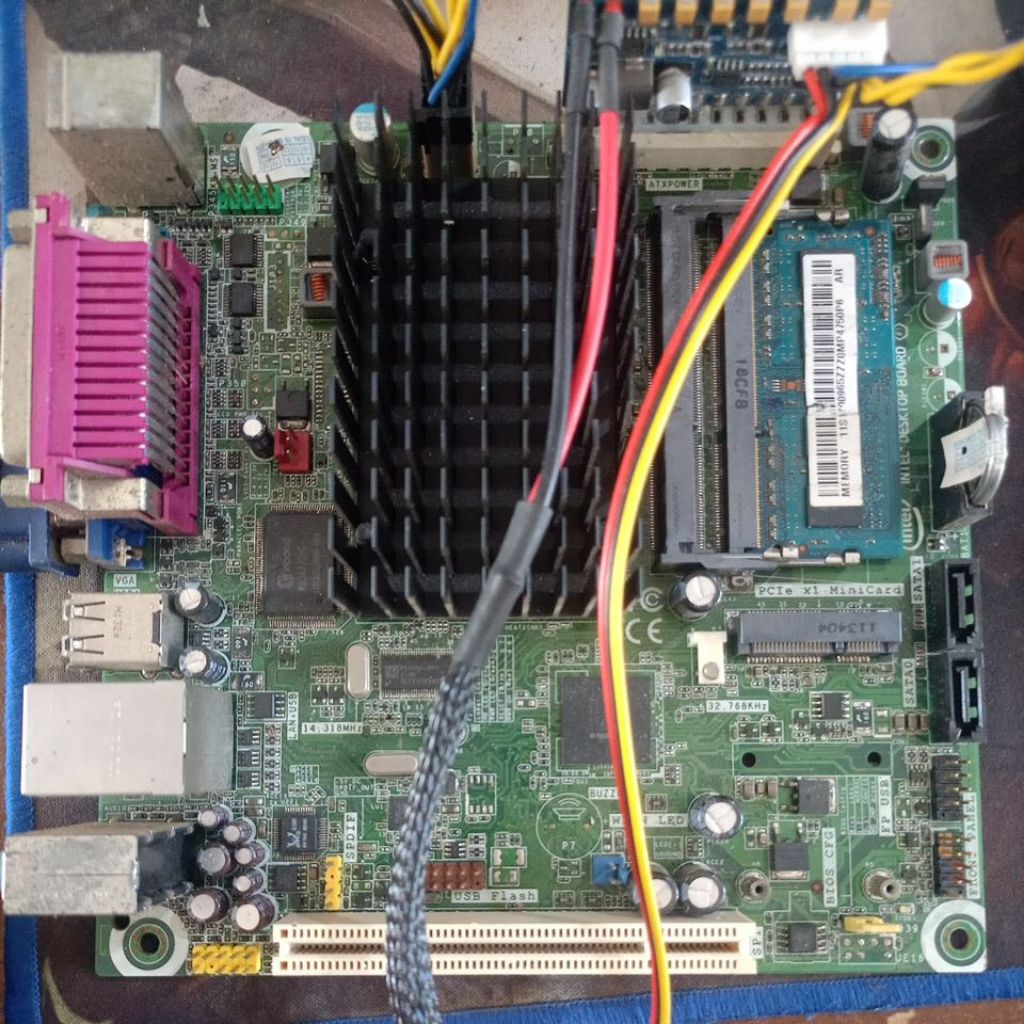 Mainboard intel Atom D525 cek display