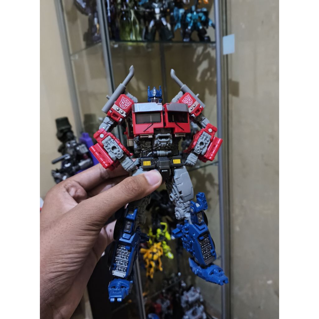 transformers optimus prime studio series rotb