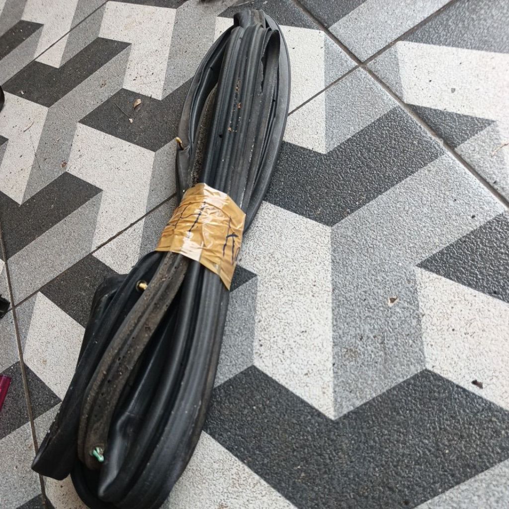 karet pintu kanan depan kia rio SF