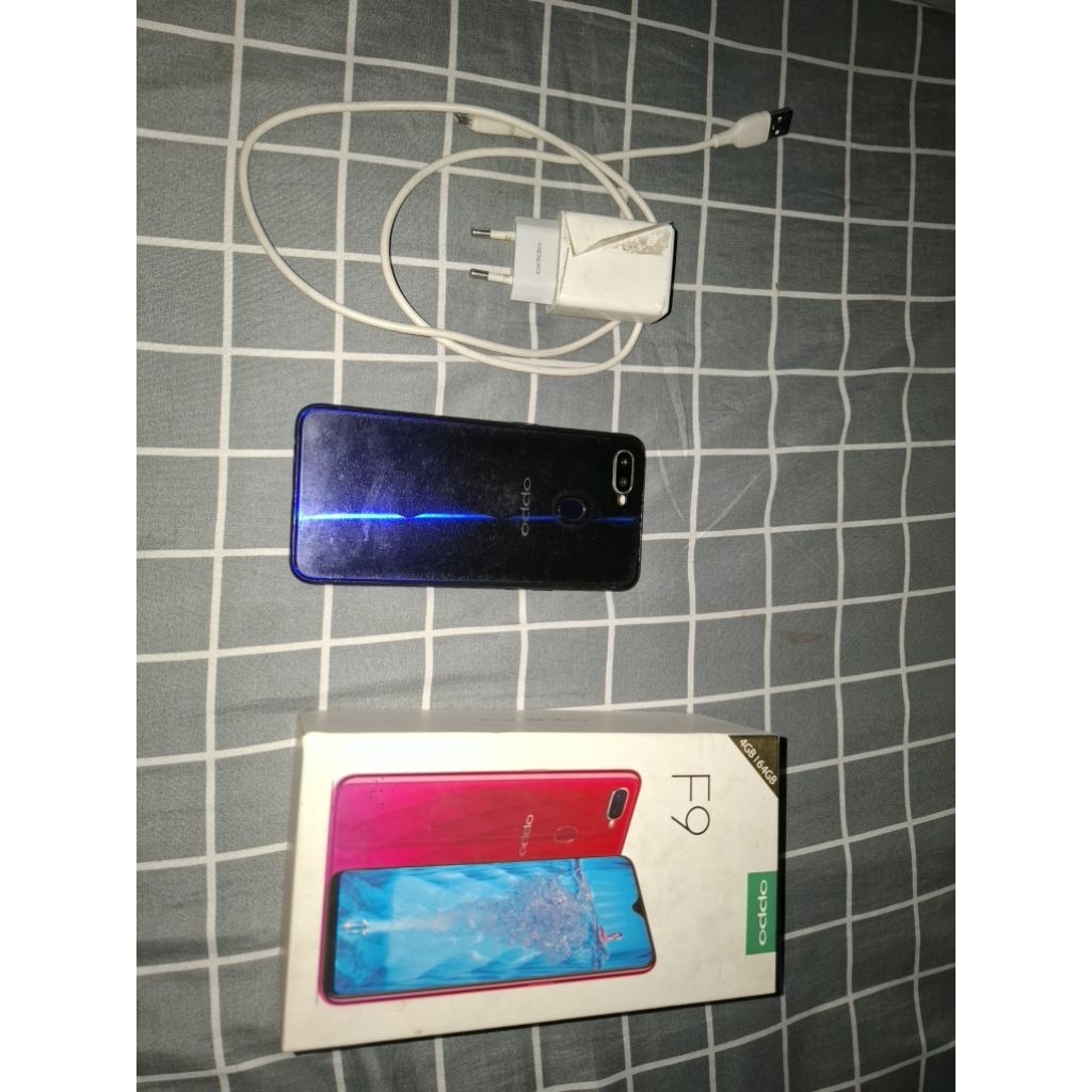 Oppo F9 Ram 4/64 GB/Android/HP Second/OPPO F9/HP OPPO