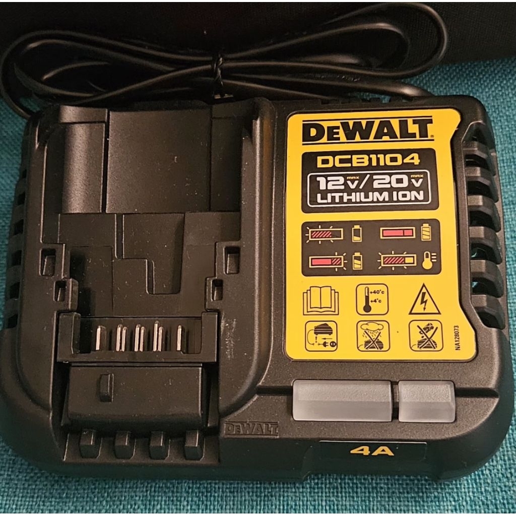 Charger Cordless Dewalt DCB1104