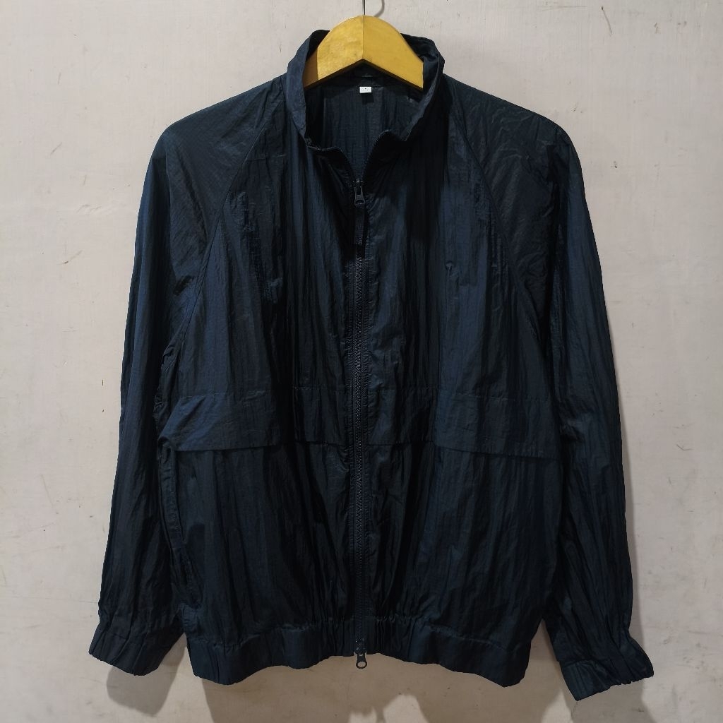 Jaket Uniqlo U second