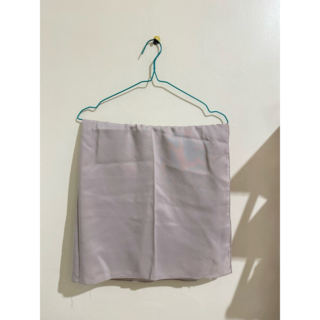 Preloved Jilbab pashmina Warna Abu Muda / Lilac Lembut