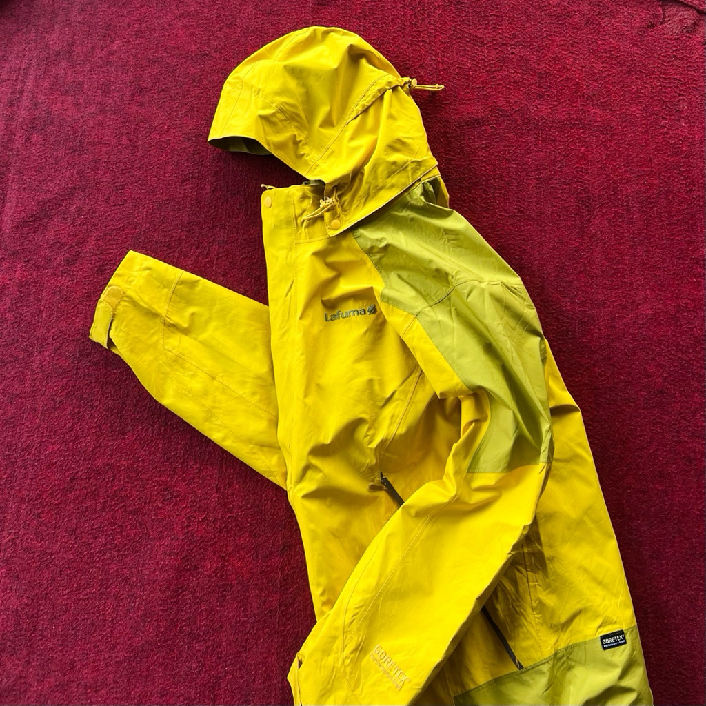 jaket lafuma gore-tex gorpcore Size : XL (P : 76cm X L : 63cm)