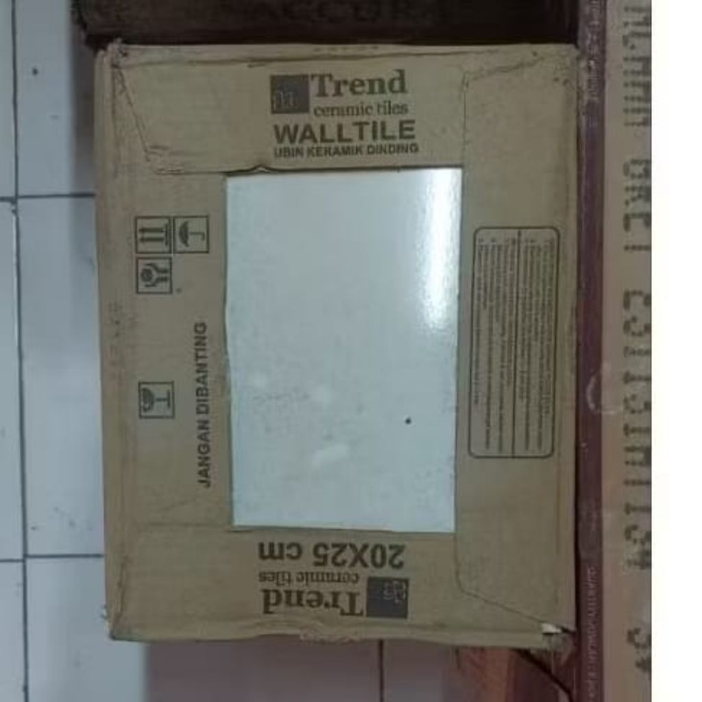 keramik 20x25 putih/dus