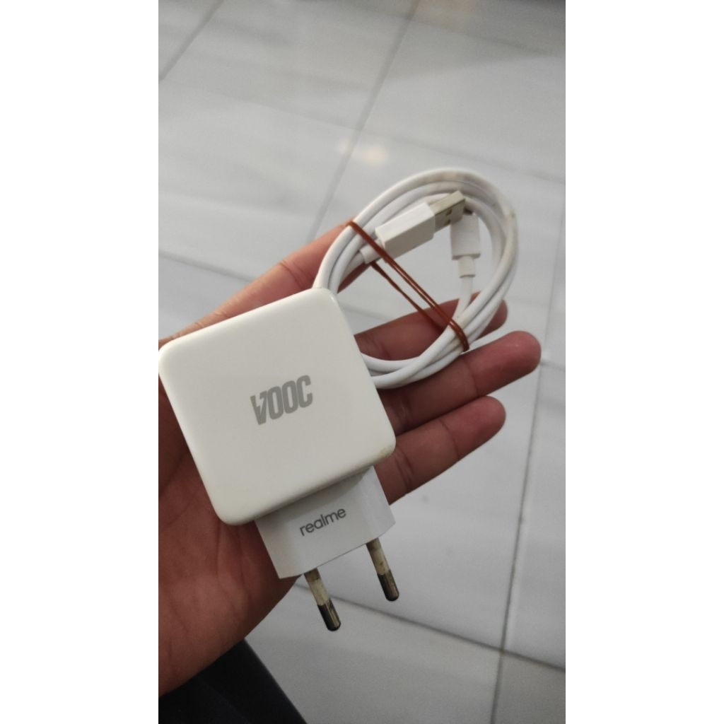 Charger realme vooc micro USB 20 watt ( second ) bawaan realme 3 Pro