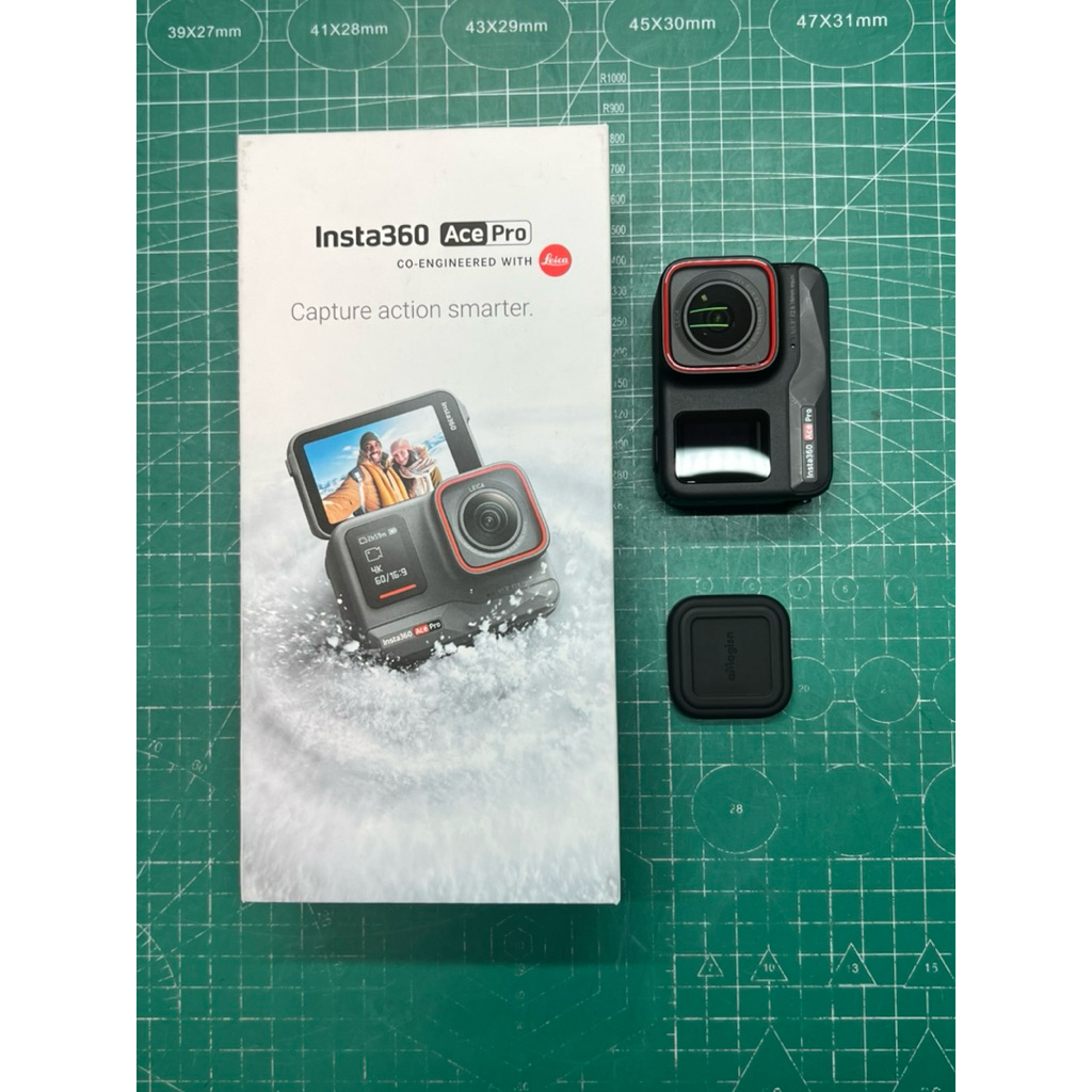 Insta 360 Ace Pro Fullset Box Original   Kelengkapan  Fullset box   Kondisi 97 % Mulus  Bekas pakai 