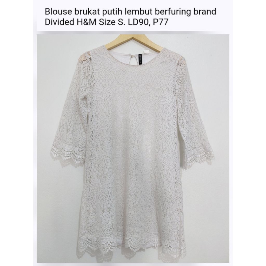 Blouse tunik brukat putih lembut berfuring brand Divided H&M Size S pernah dipakai