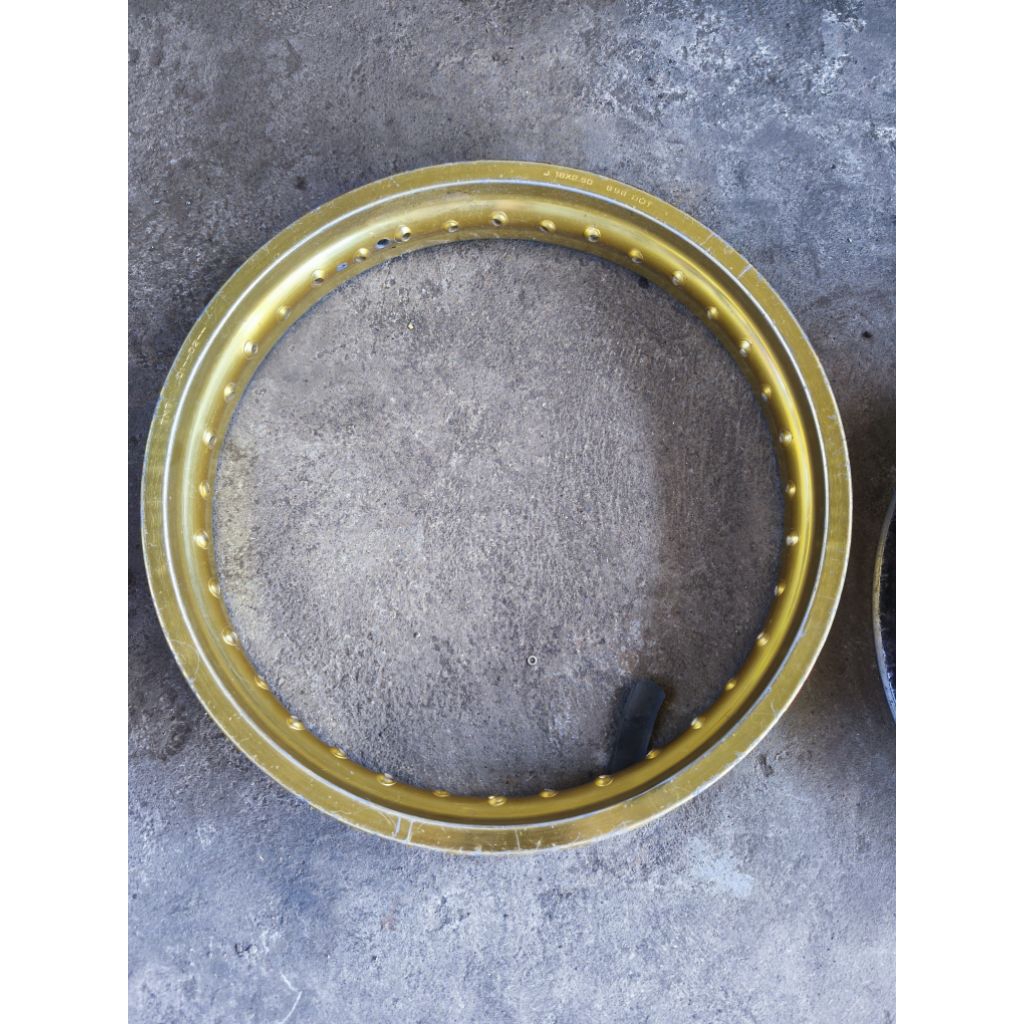 velg tmt R18x250