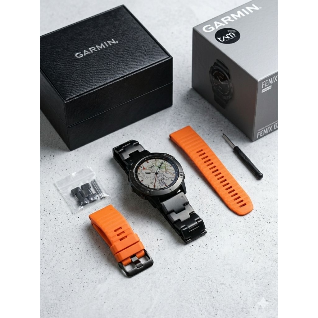 Garmin fenix 6x pro solar glass with vented titanium bracelet second in good condition