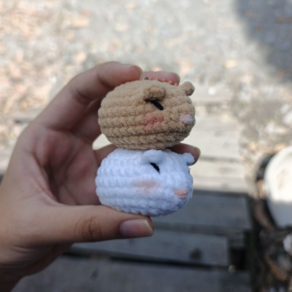 keychain amigurumi hamster