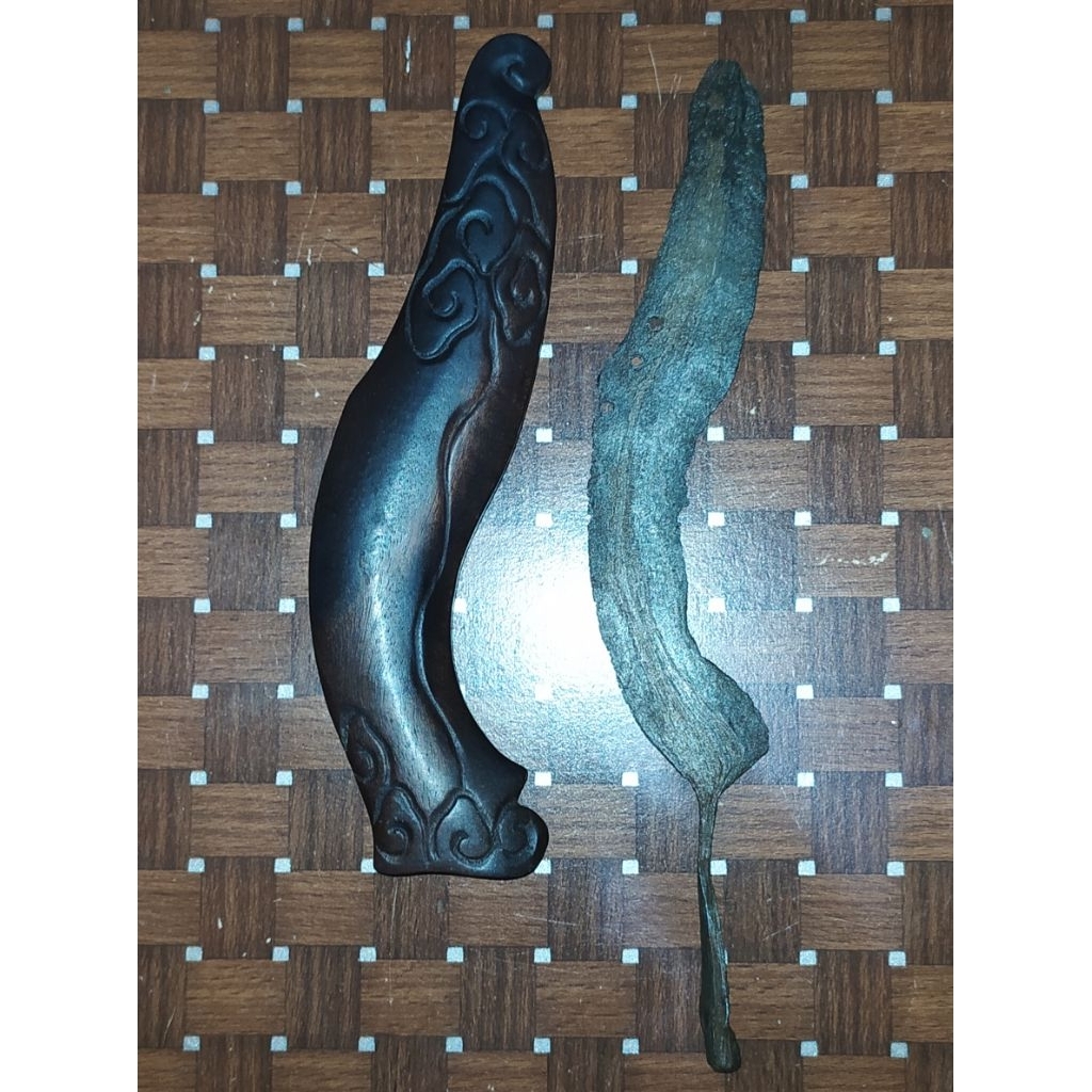 Putut Kujang Daun Pamor Sodo Lanang Tangguh Galuh