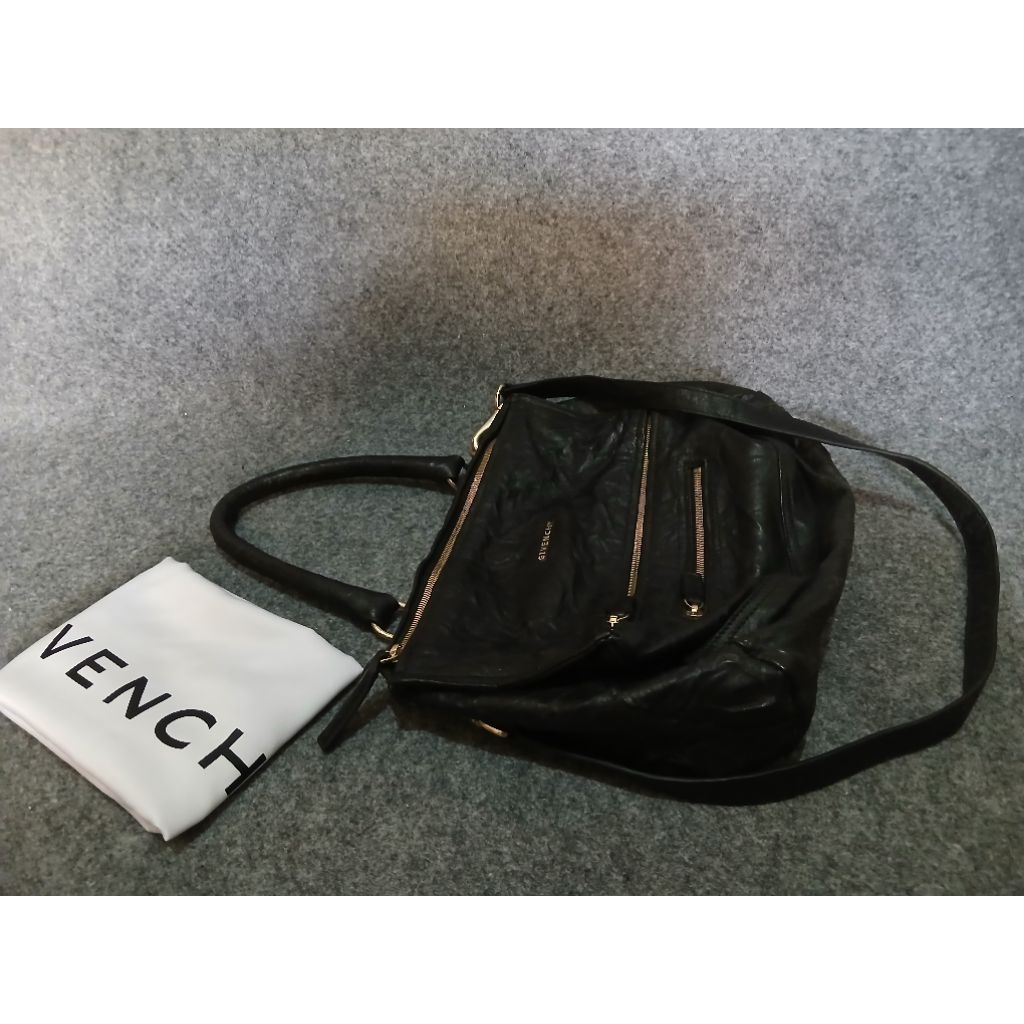 Givenchy Pandora Black Auth. Preloved
