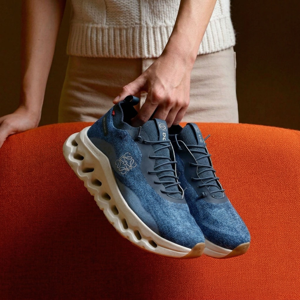 On Running Cloudtilt LOEWE Denim Blue