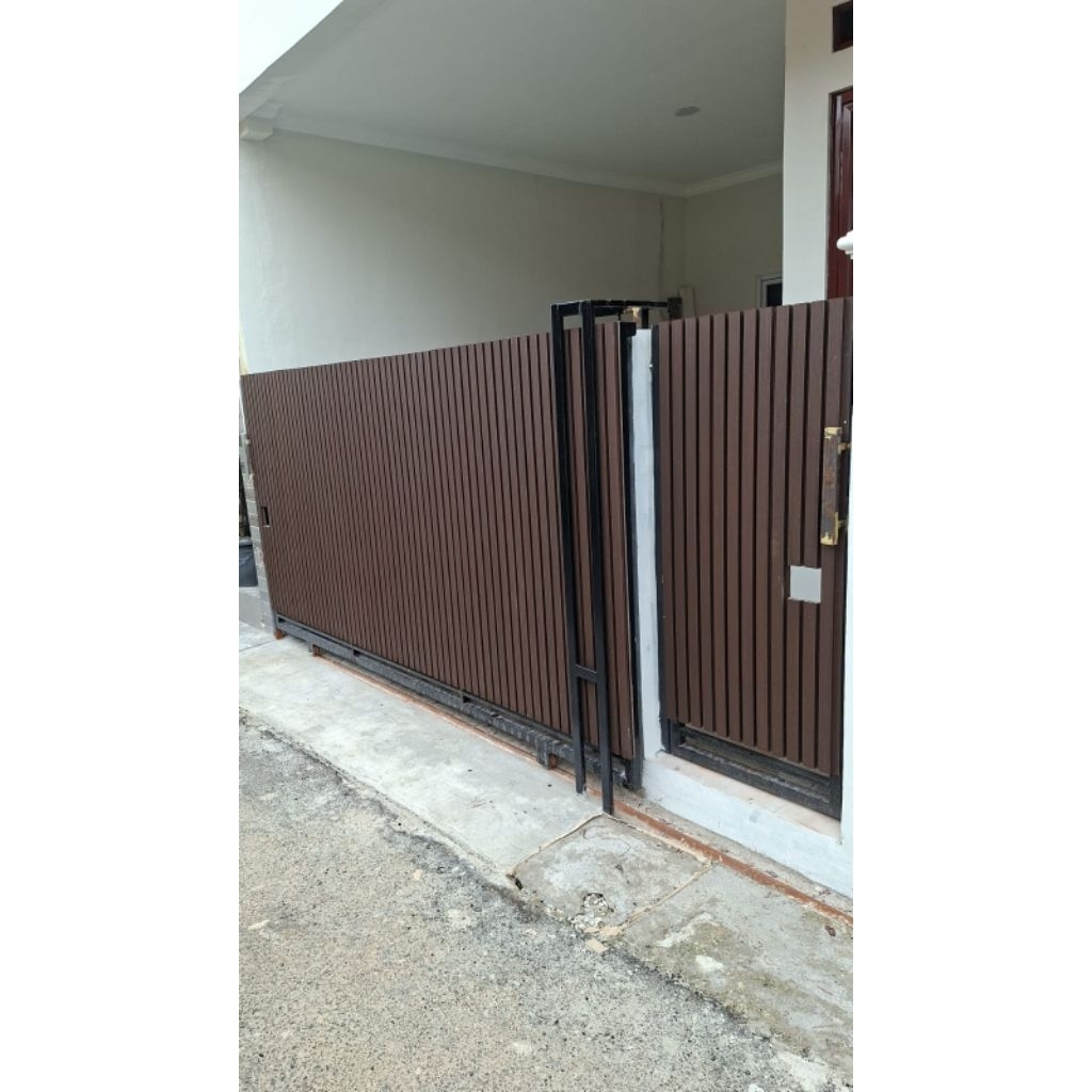 PAGAR RUMAH MINIMALIS BAHAN WPC MURAH bisa costume