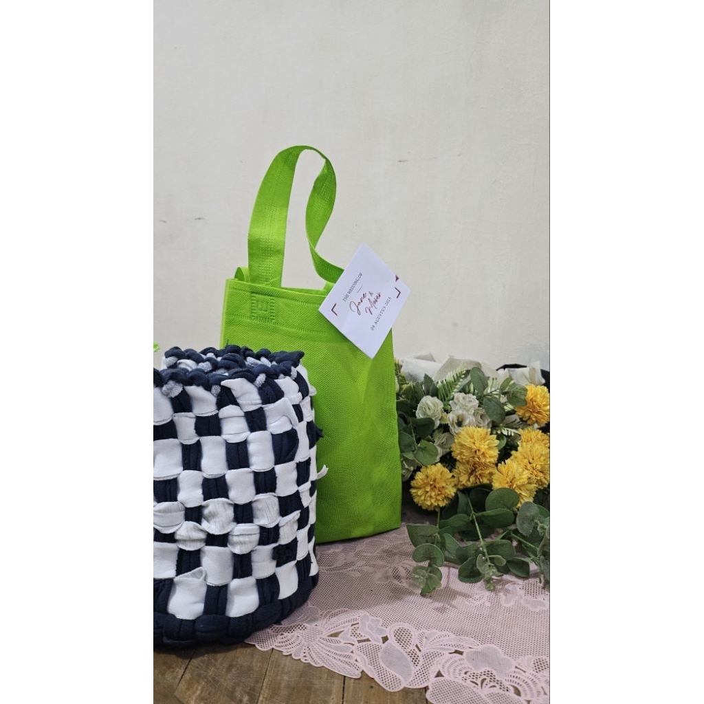 Souvenir Pernikahan / Arisan / Doorprize Keset Sponbond