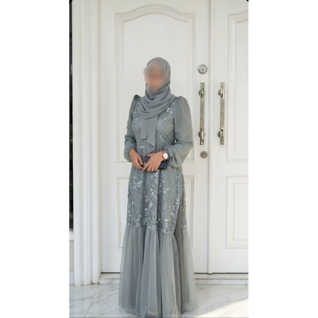 gaun pesta dress brukat grey