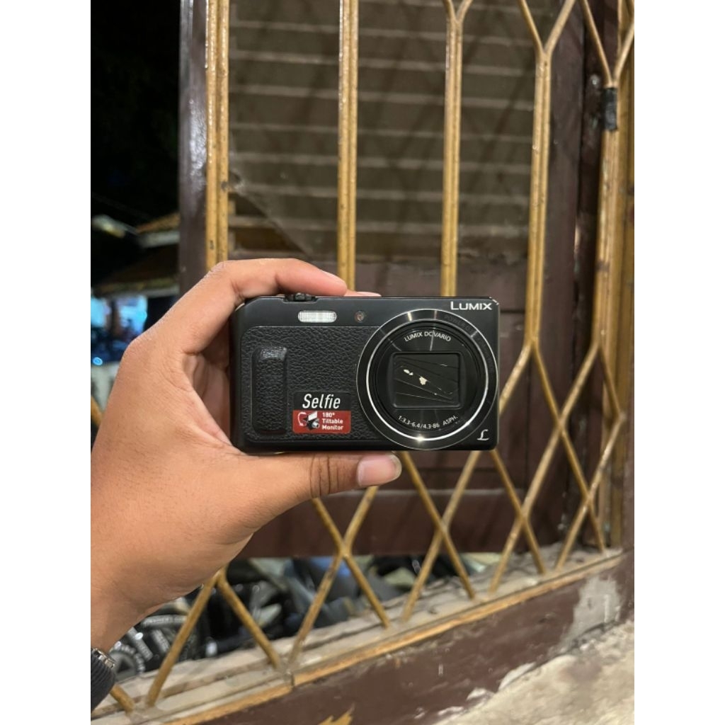 lumix tz57 flip