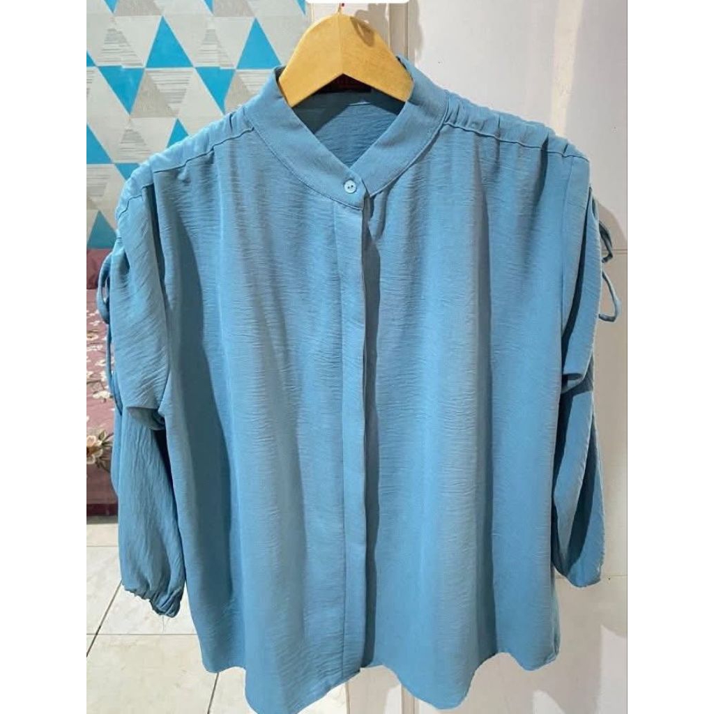 blouse baby blue