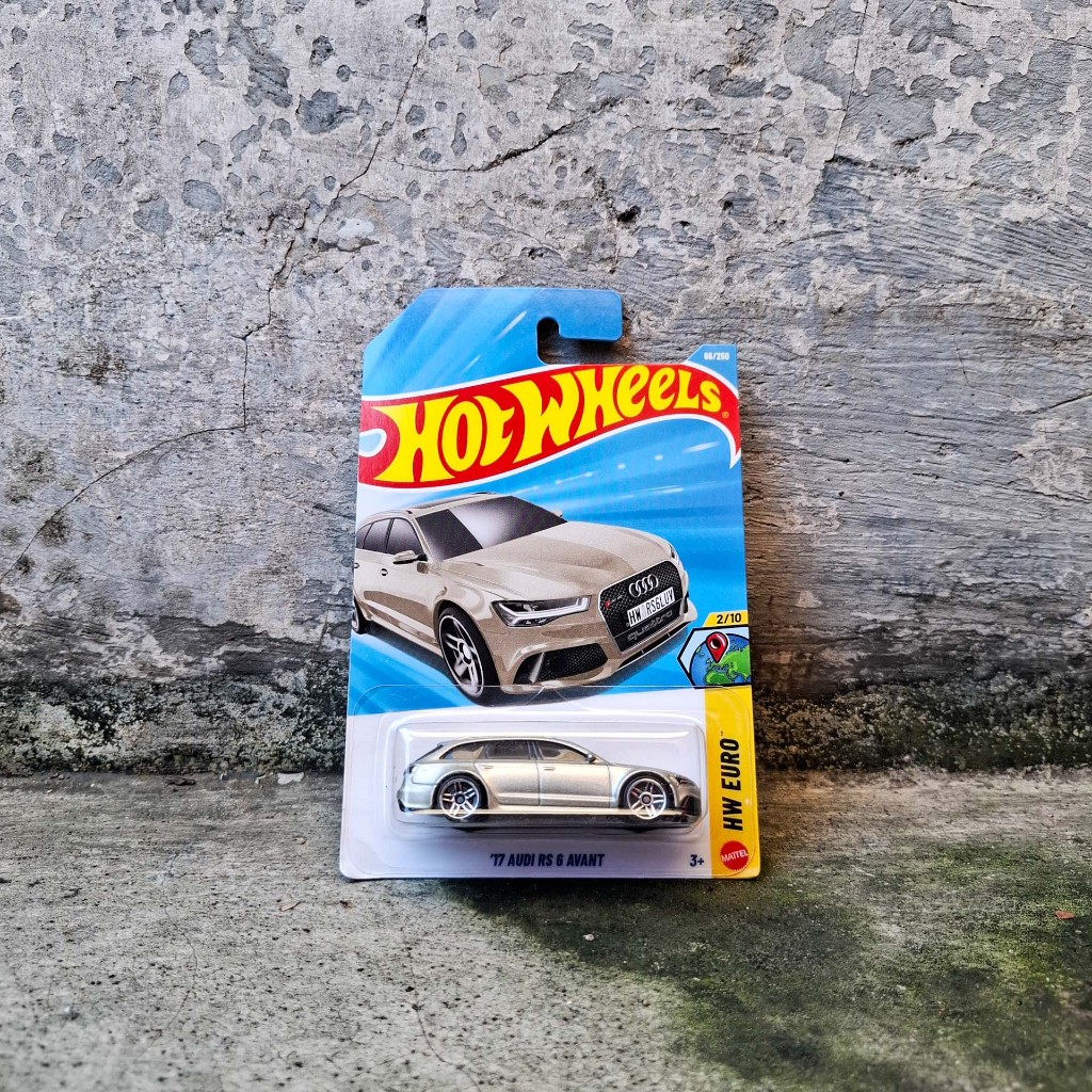 Hot Wheels 17 Audi RS 6 Avant