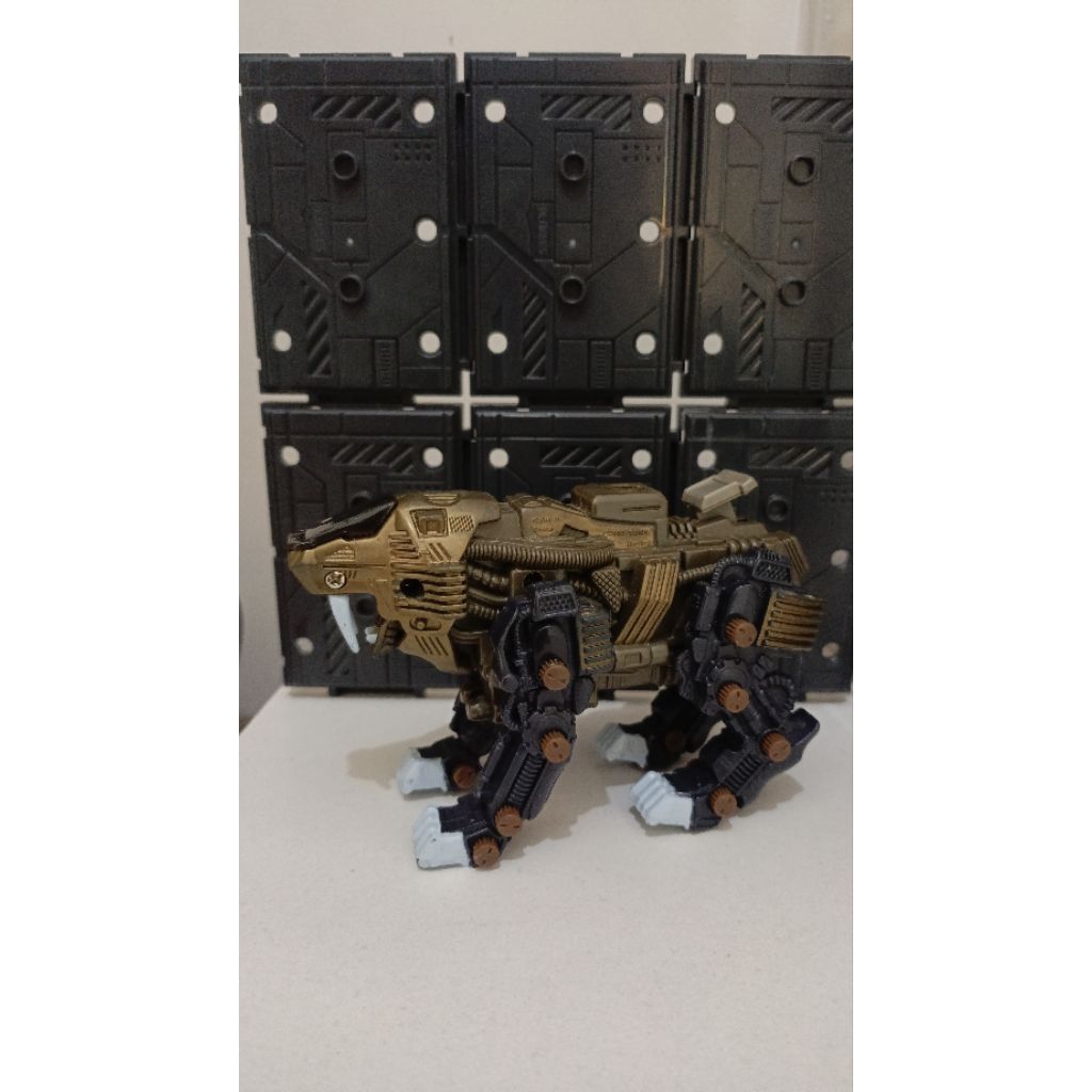 ROBOT SINGA ZOID TAKARA TOMY JUNK