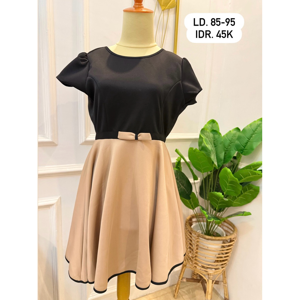 preloved dress hitam cream