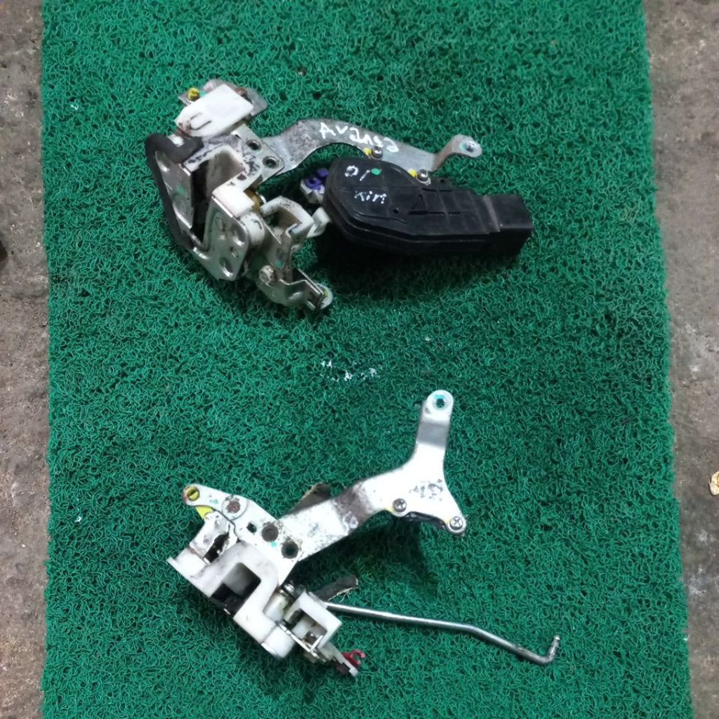 Door Lock Avanza