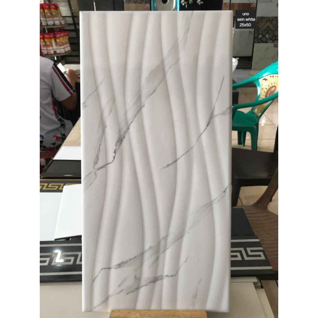 keramik uno sein white 25x50 glosy timbul