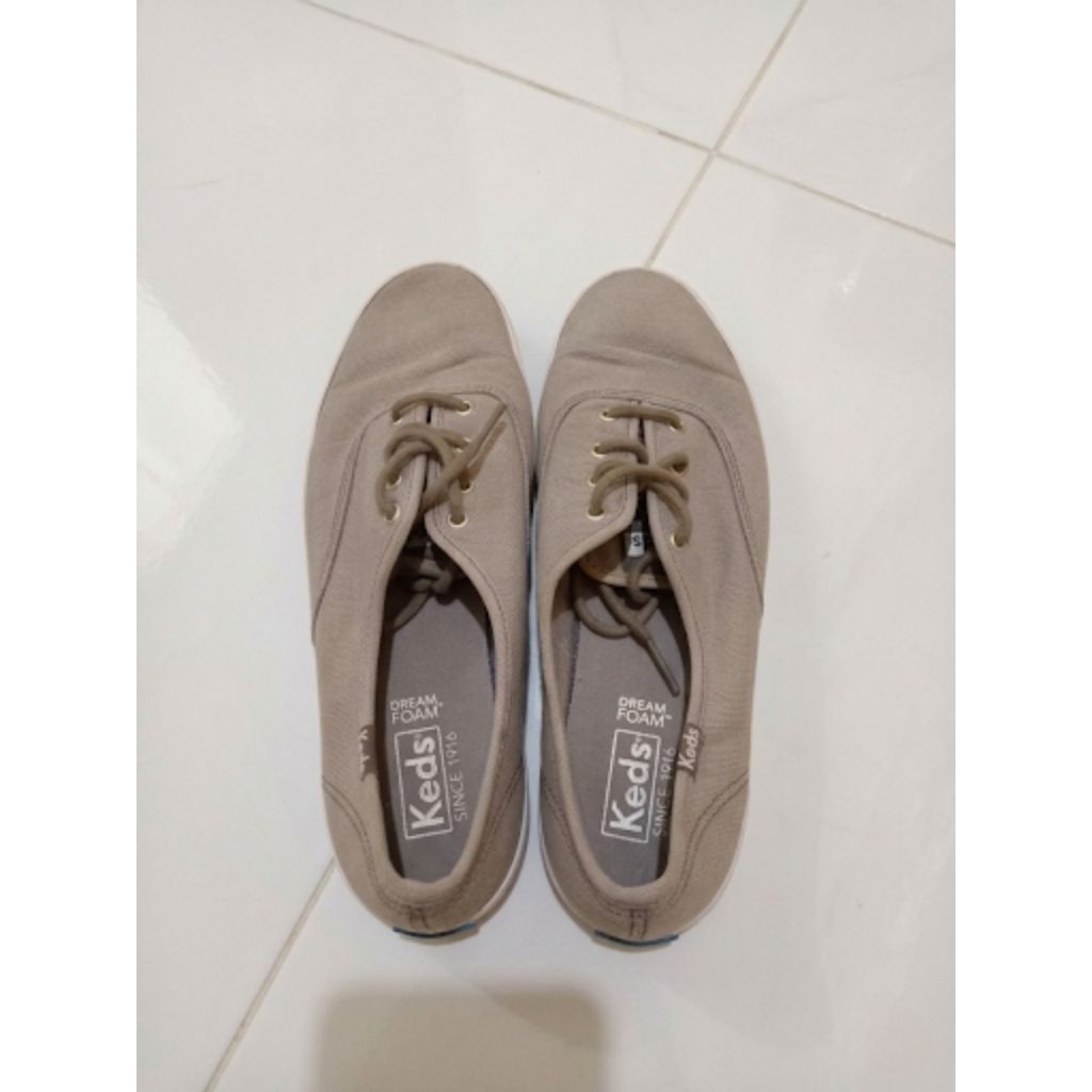 Sepatu Keds Preloved Wanita