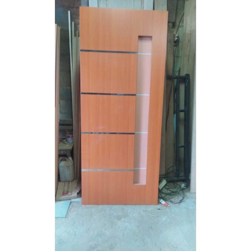Daun pintu lapis HPL