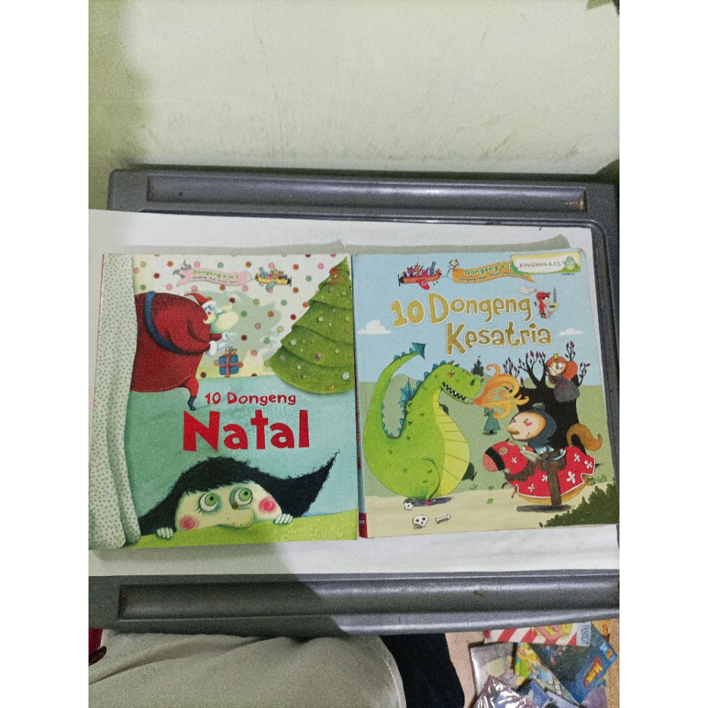 buku 10 dongeng Natal dan dongeng Ksatria/perbuku